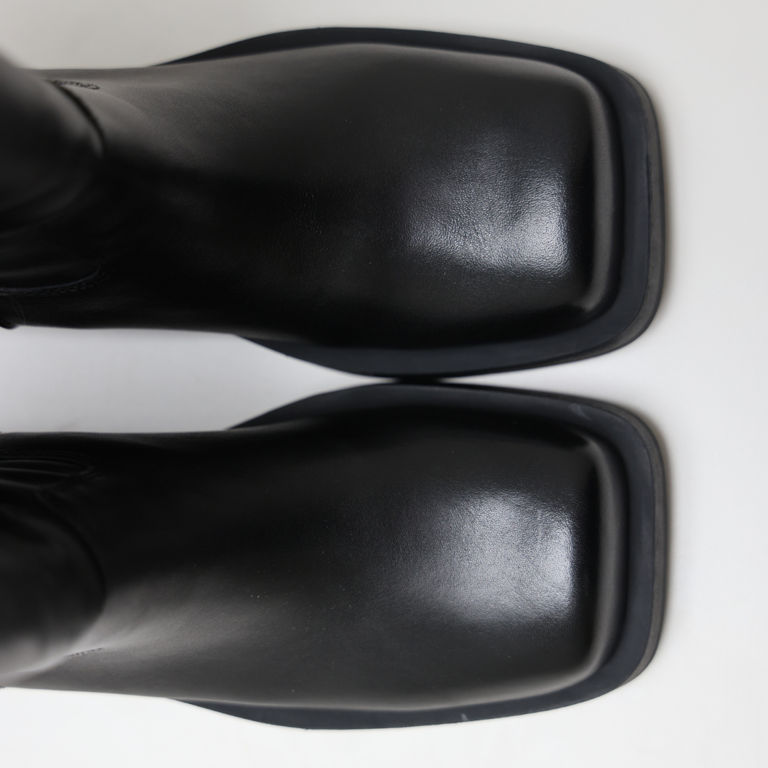 YORK | Black