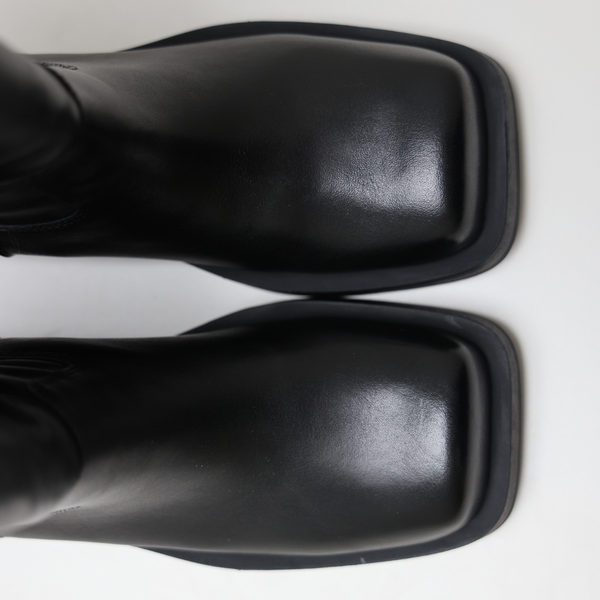YORK | Black