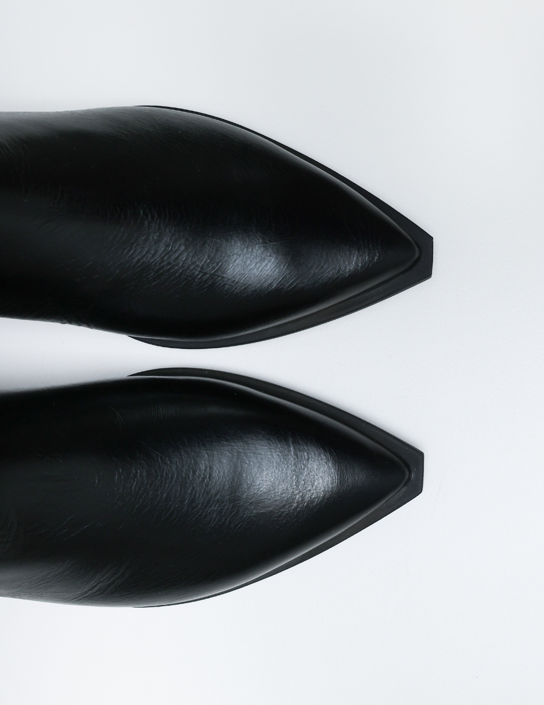 CPH410 | Shiny Leather Black