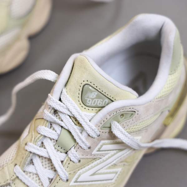 U9060EEN | Yellow