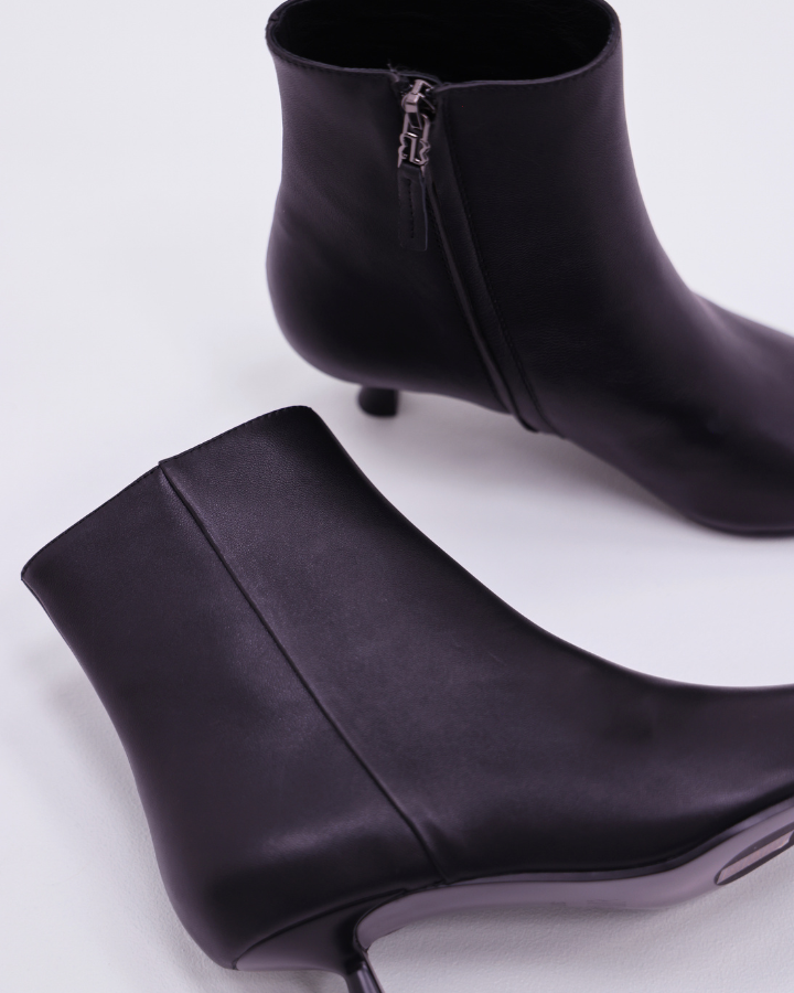 SAKURA BOOTIES | Black