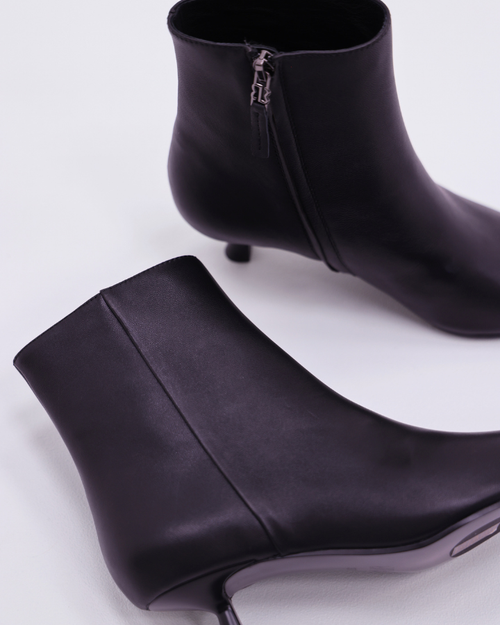 SAKURA BOOTIES | Black