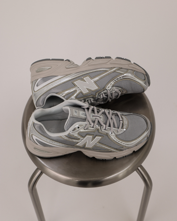 U7405I7 | Metallic Silver 877