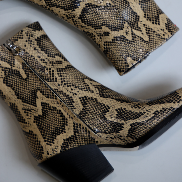 KARA SNAKE PRINT | Calf Leather Latte