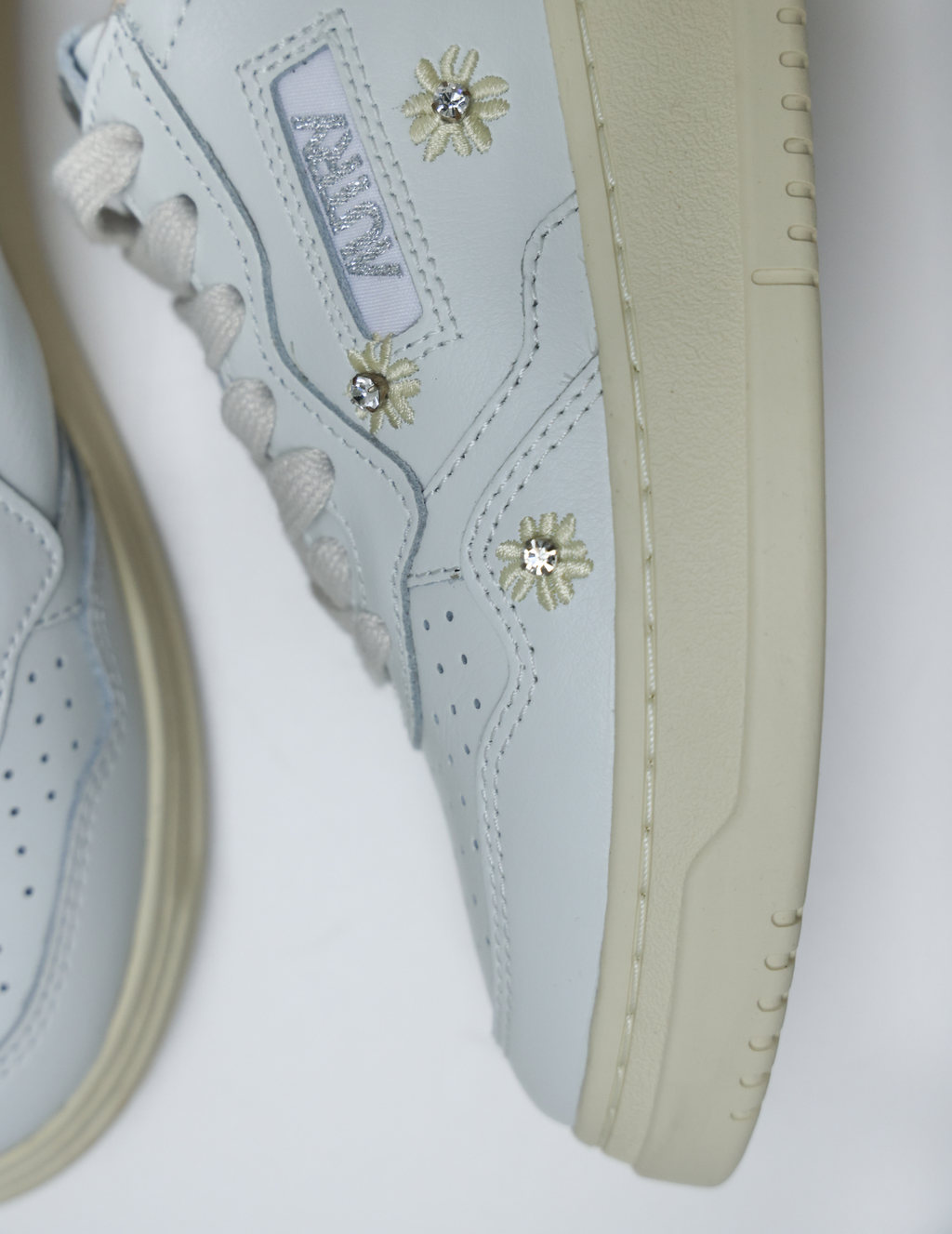 LOW SNEAKER 80's WE01 |  Flower White/ Rutabaga