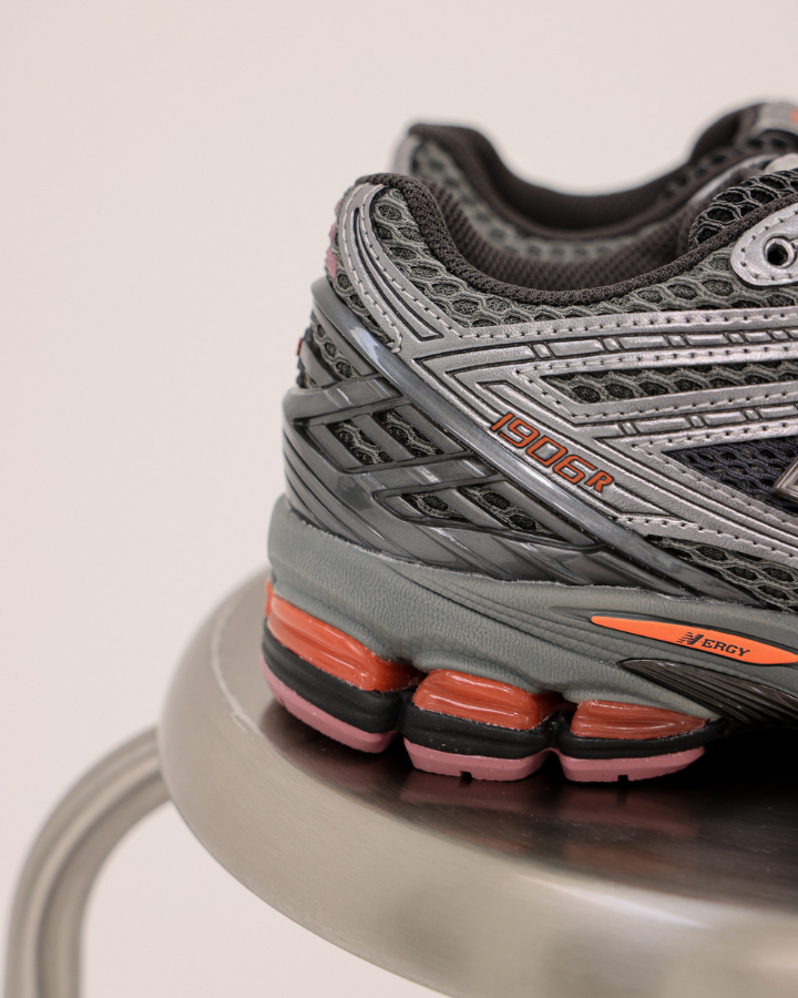 U190629R | Dark Silver Metallic