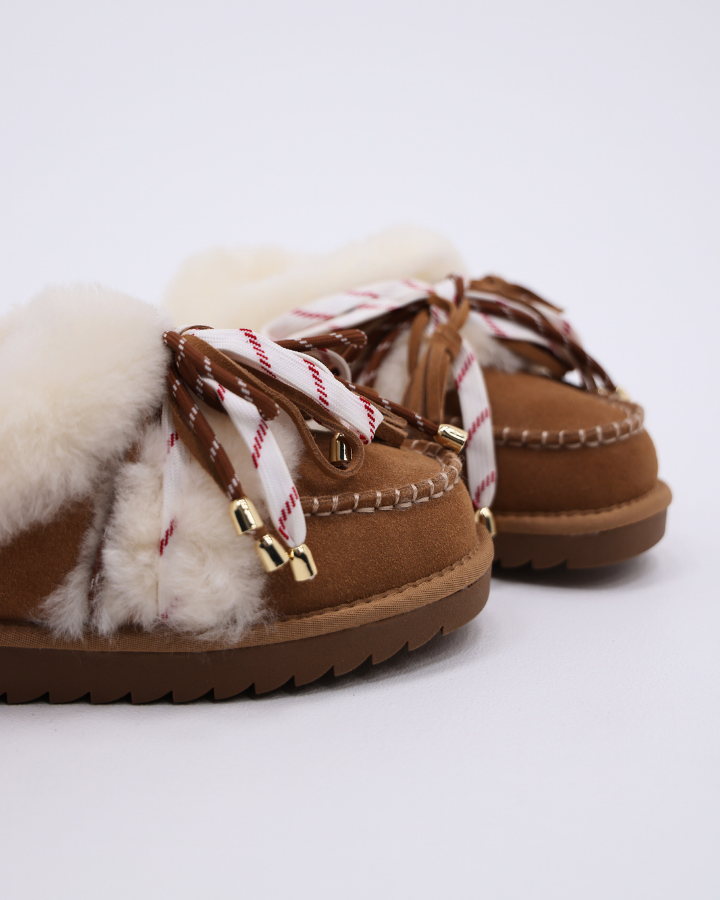 LACED UP SABOT SHEEPSKIN | Tan