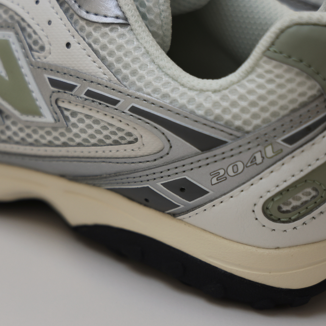 U204LSWB | Silver Metallic / Sage Green