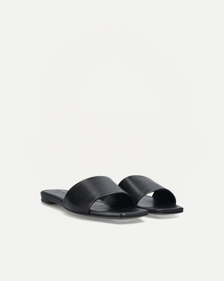 ANNA  | Black