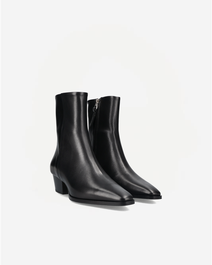 BABA | Calf Leather Black
