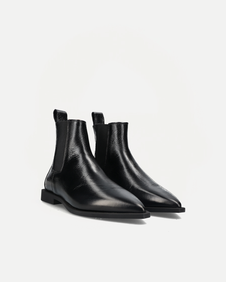 CPH410 | Shiny Leather Black