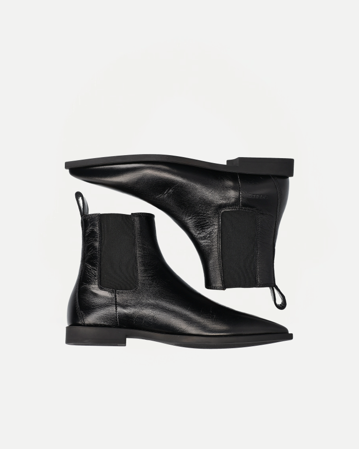 CPH410 | Shiny Leather Black