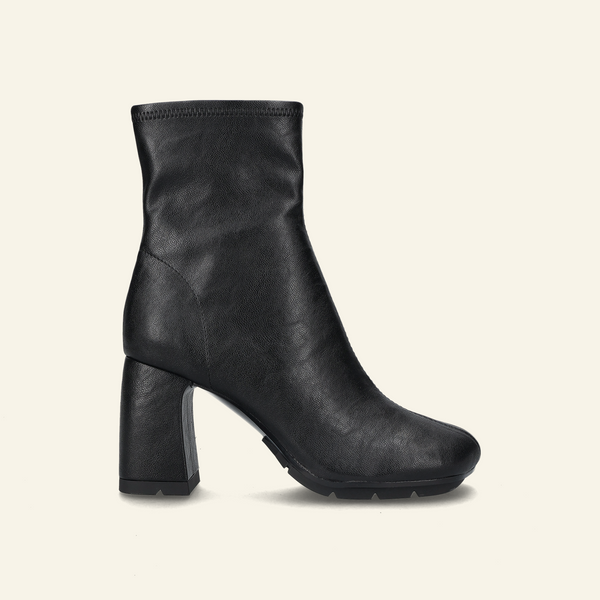 ECLAT | Black