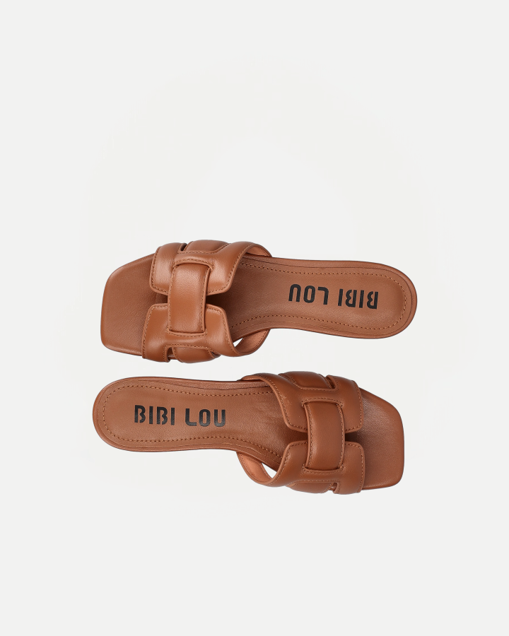 HOLLY FLAT | Cuero