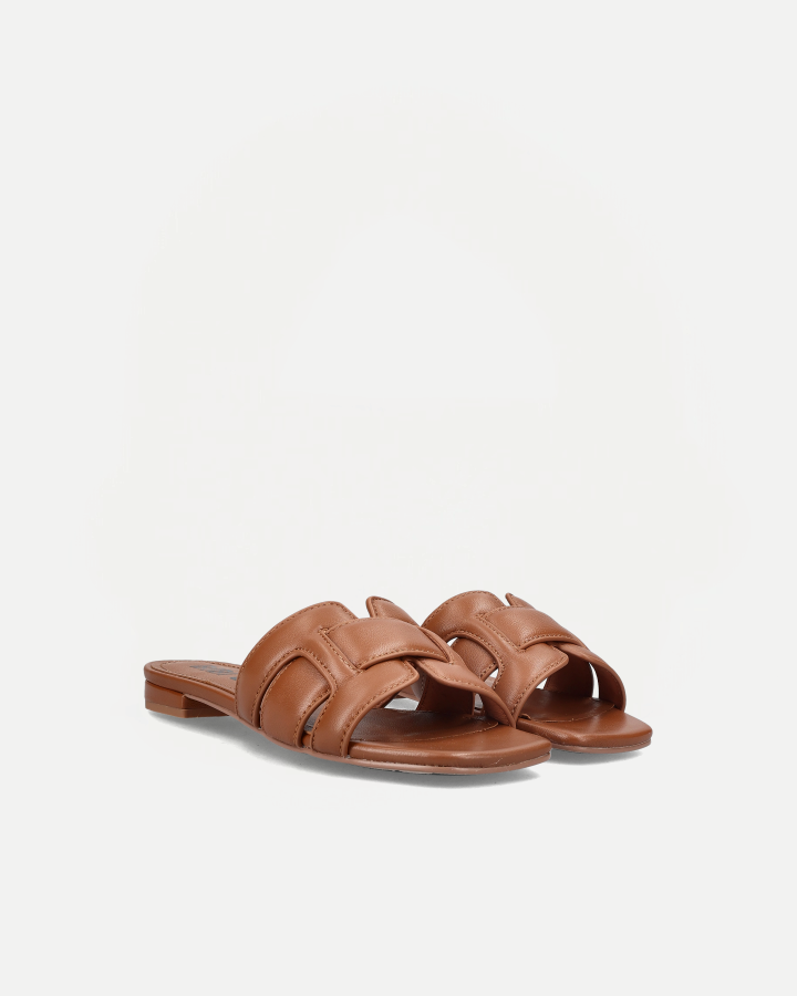 HOLLY FLAT | Cuero