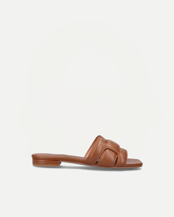 HOLLY FLAT | Cuero