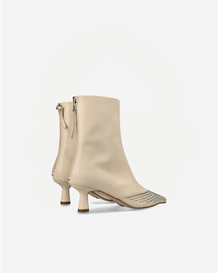 SILA MINI STUDS | Nappa Leather Creamy