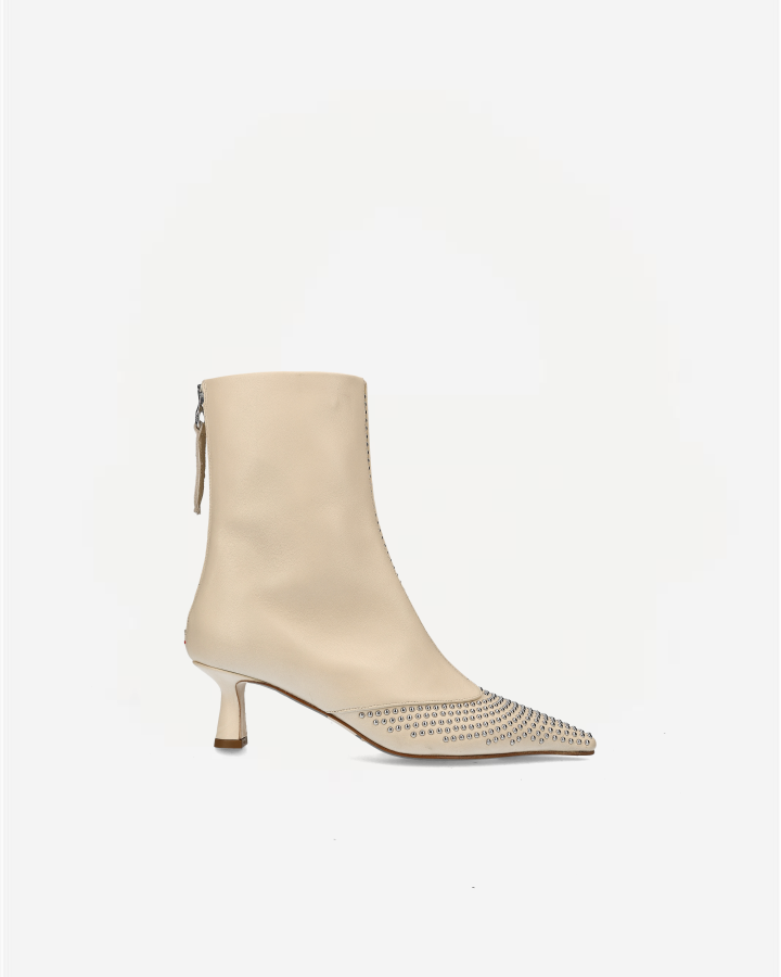 SILA MINI STUDS | Nappa Leather Creamy