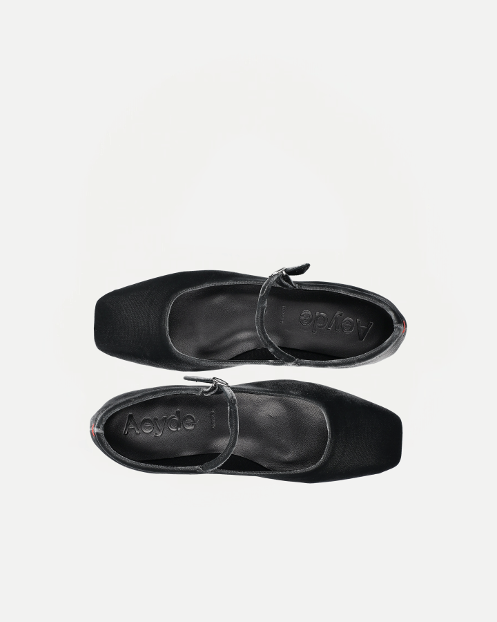 UMA VELVET | Charcoal