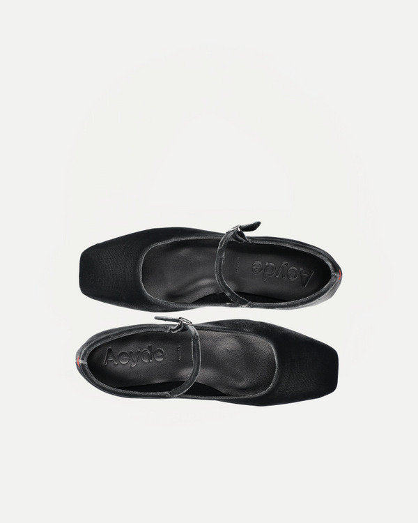 UMA VELVET | Charcoal