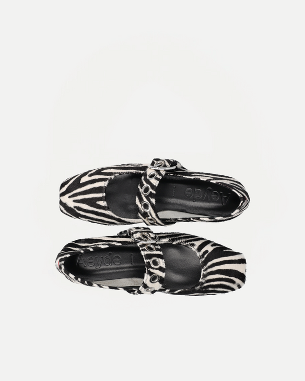 UMA EYELET | Creamy Zebra
