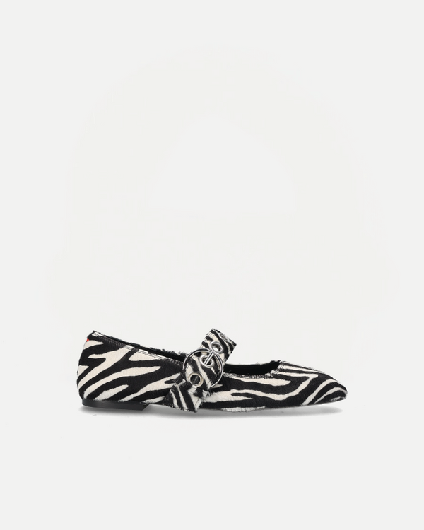 UMA EYELET | Creamy Zebra